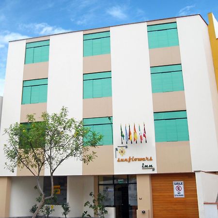Hotel Sunflowers Inn Лима Екстериор снимка