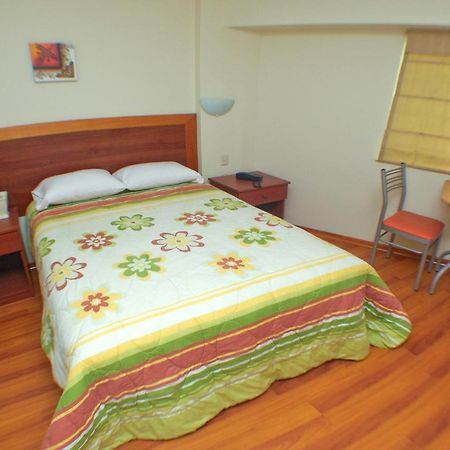 Hotel Sunflowers Inn Лима Екстериор снимка