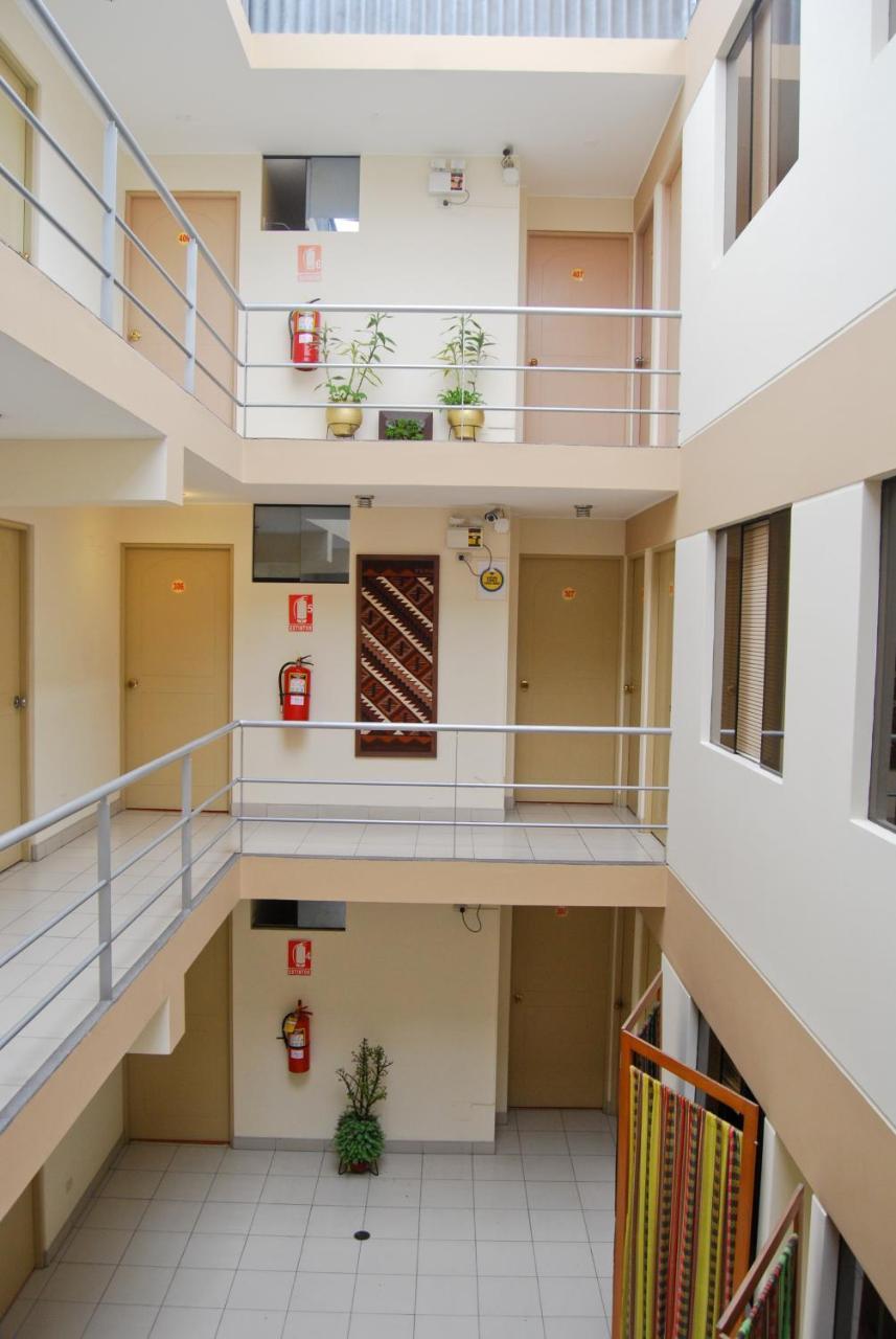 Hotel Sunflowers Inn Лима Екстериор снимка